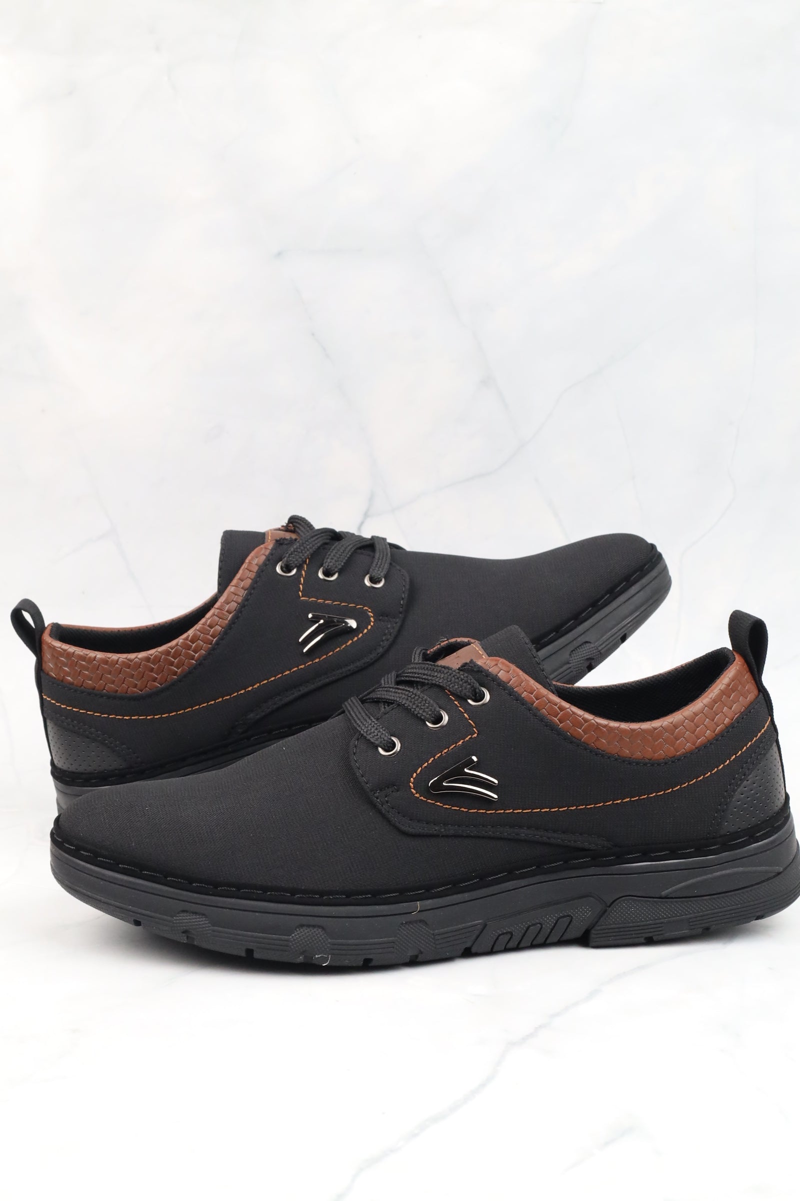 Casual shoe 28523