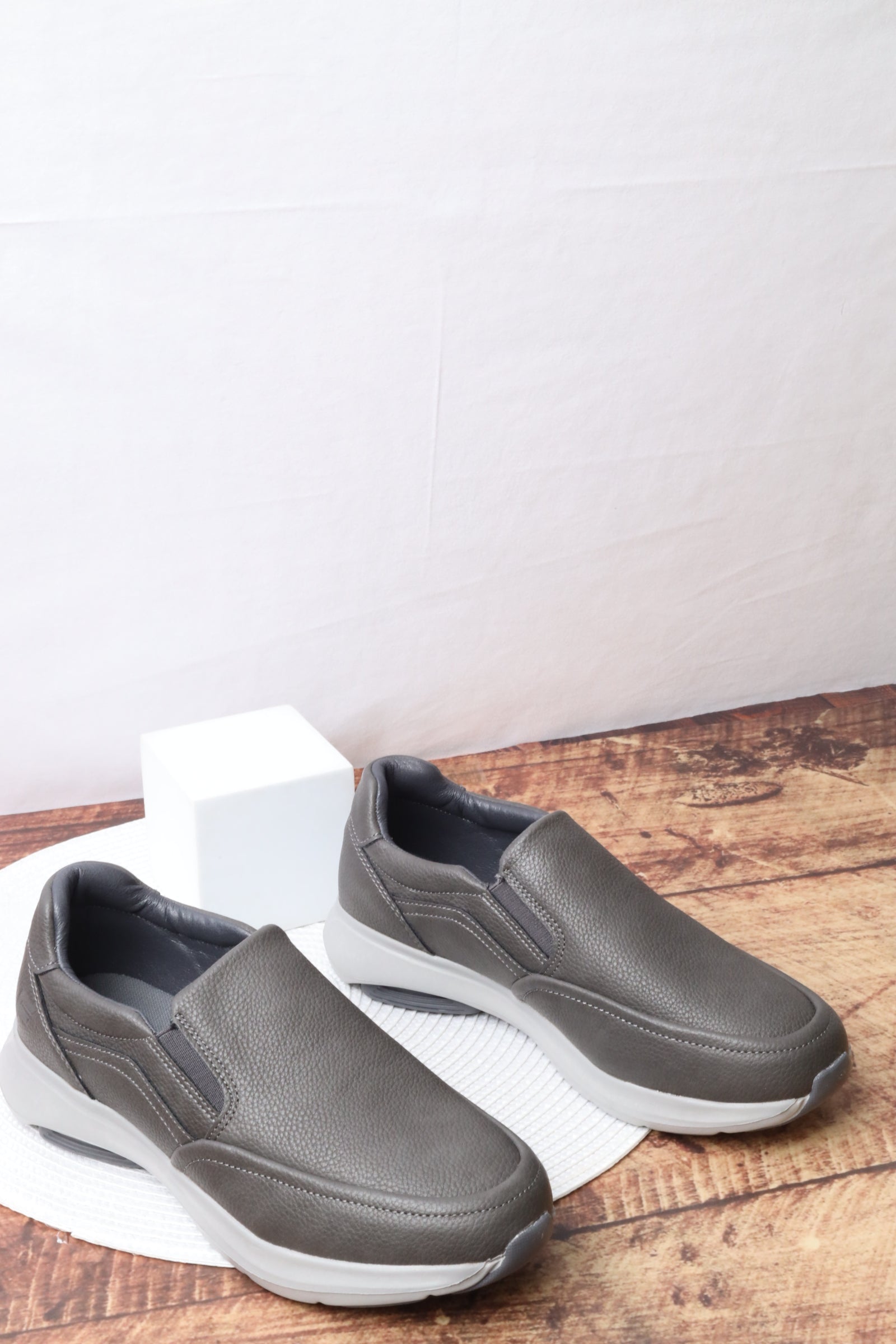 حذاء ولادي 19611