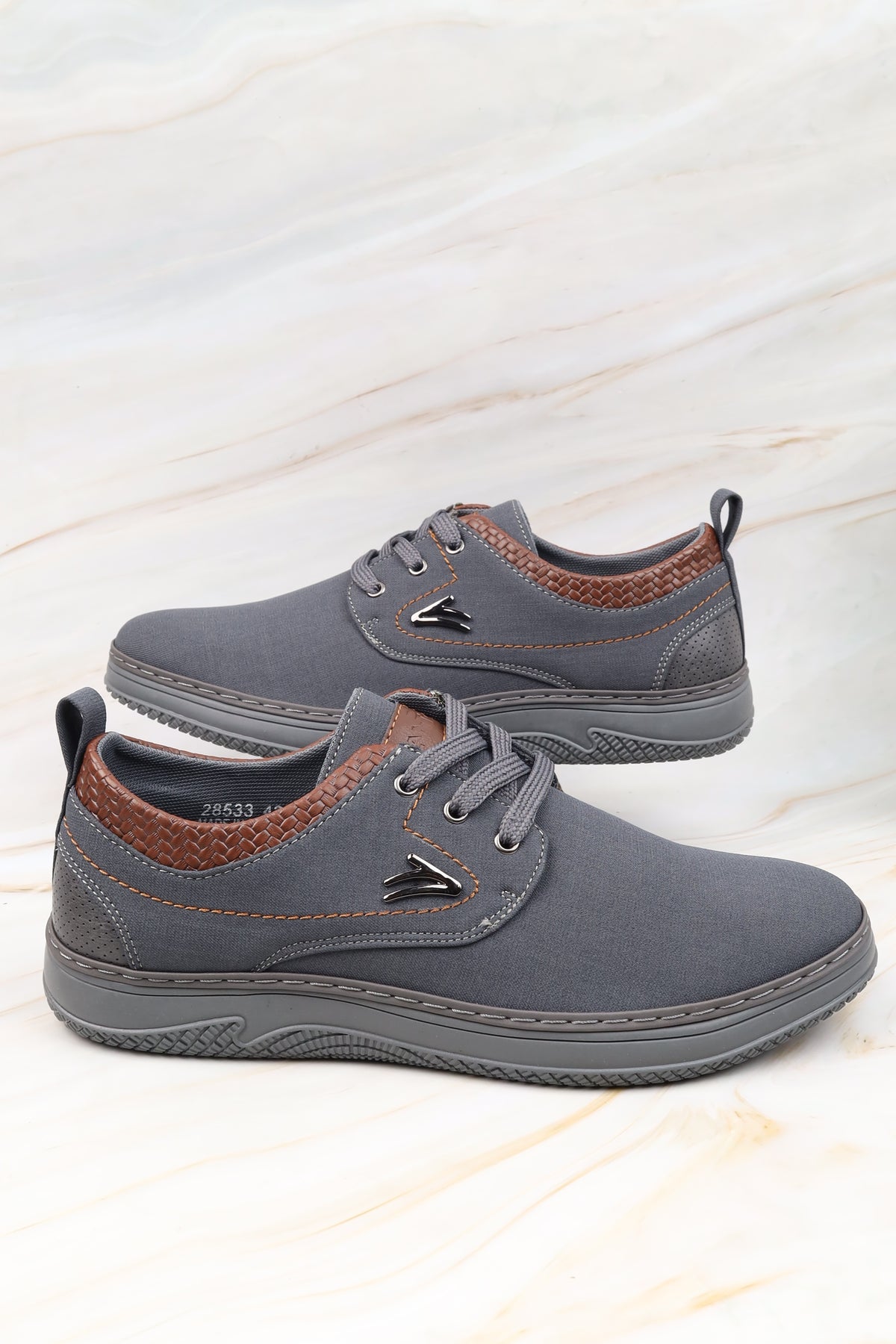 Casual shoe 28533