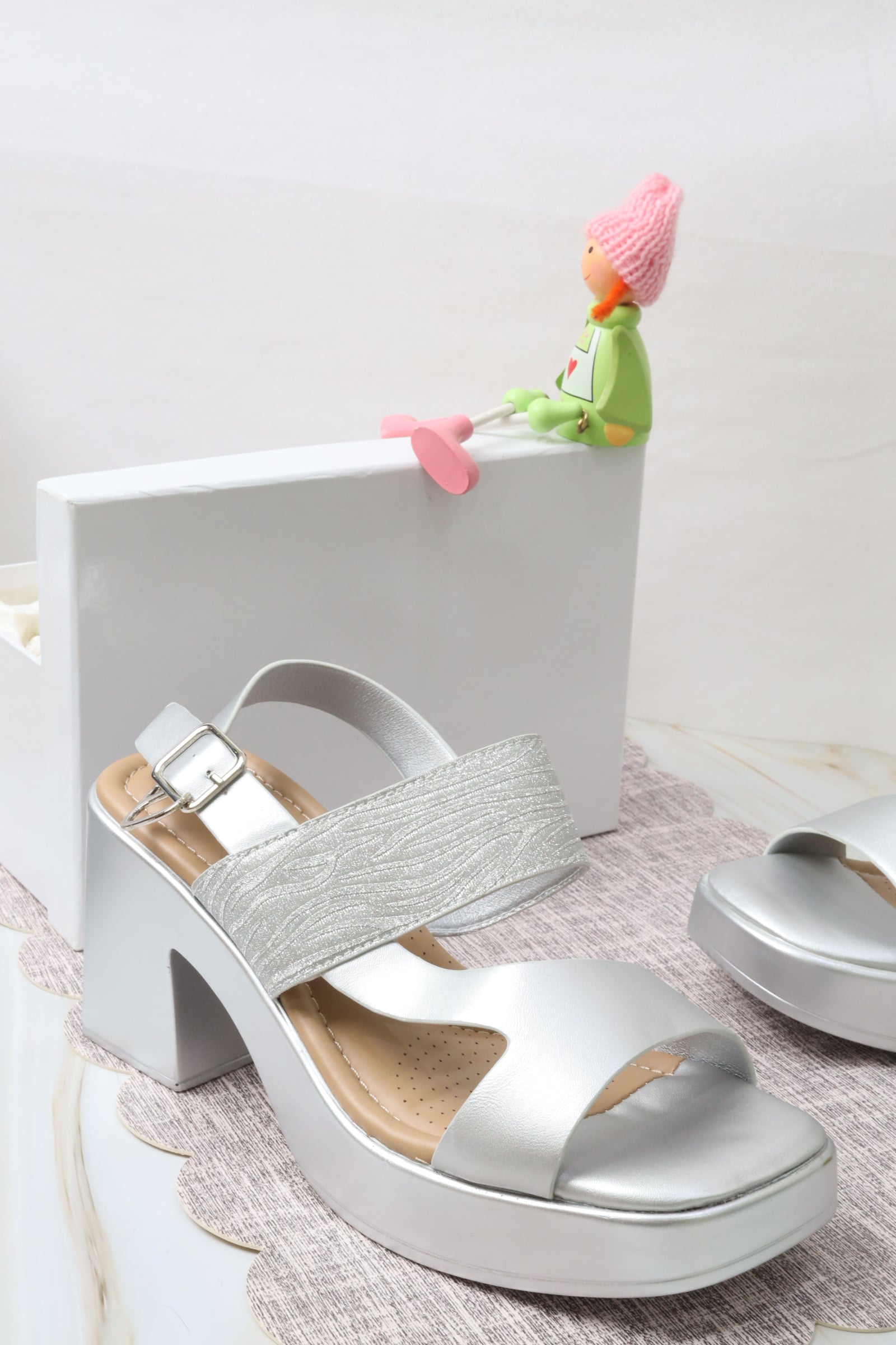 Women's heeled sandals 55063