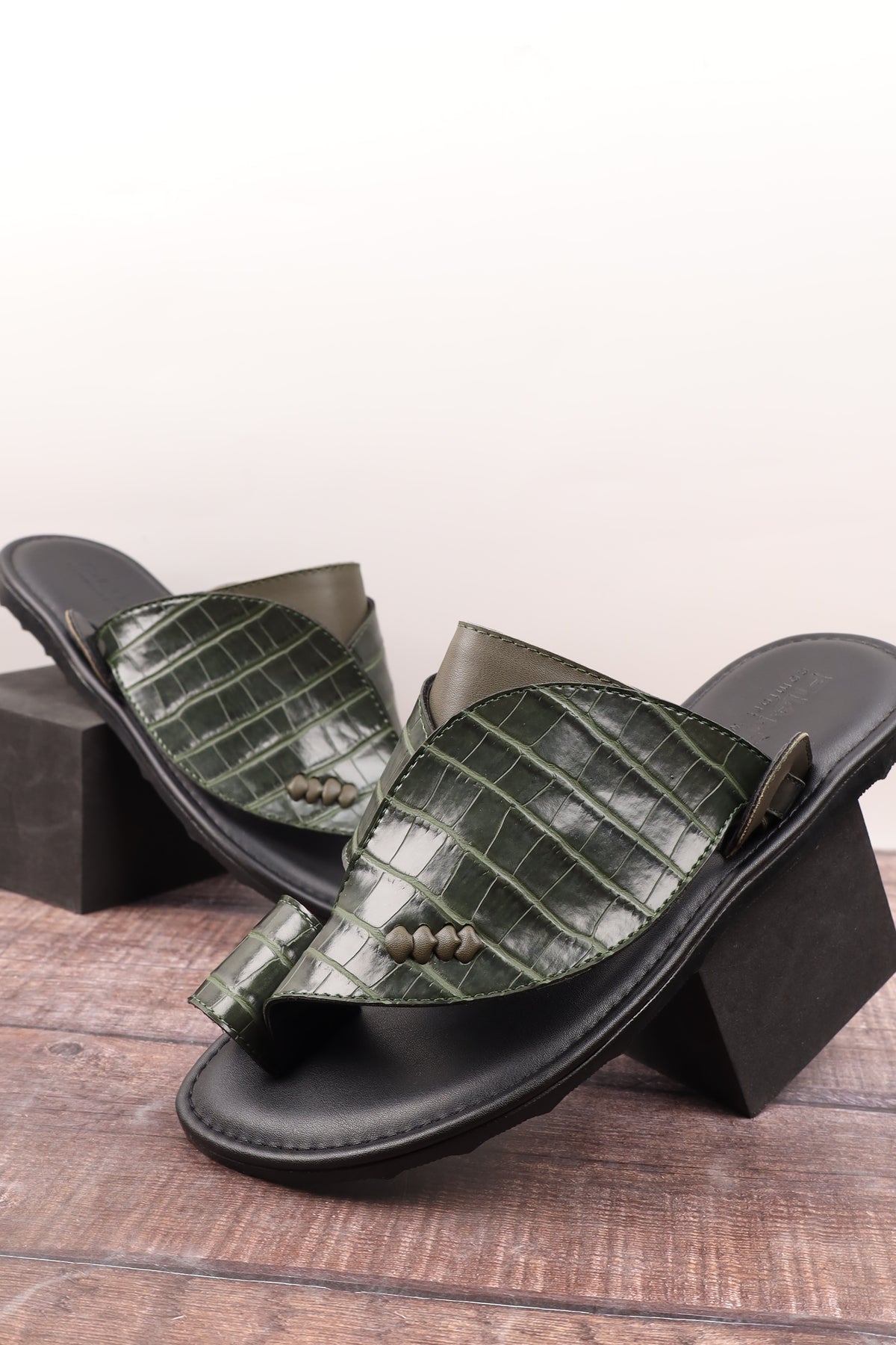 Men's oriental 15907