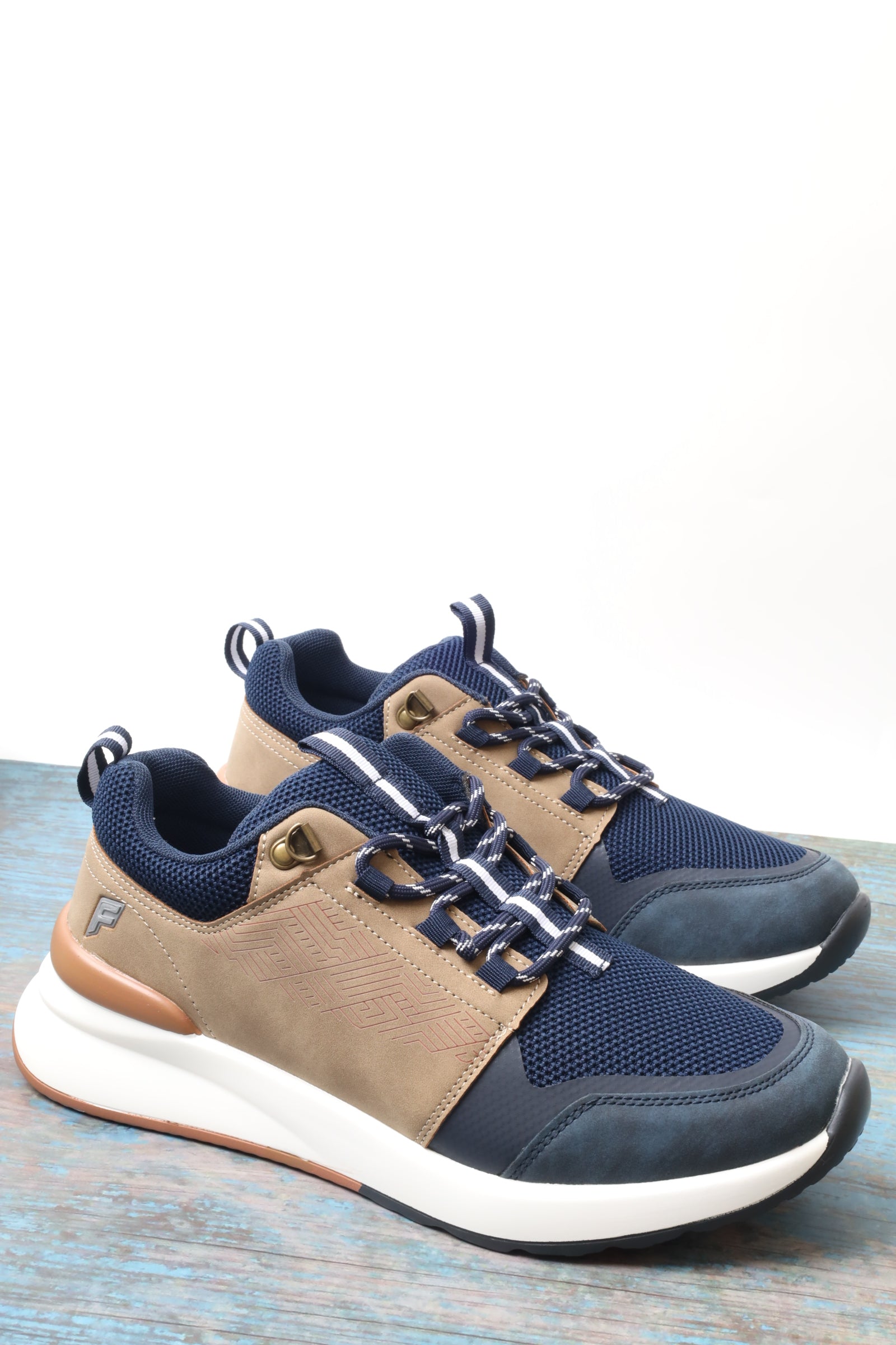 حذاء رياضي رجالي 24135