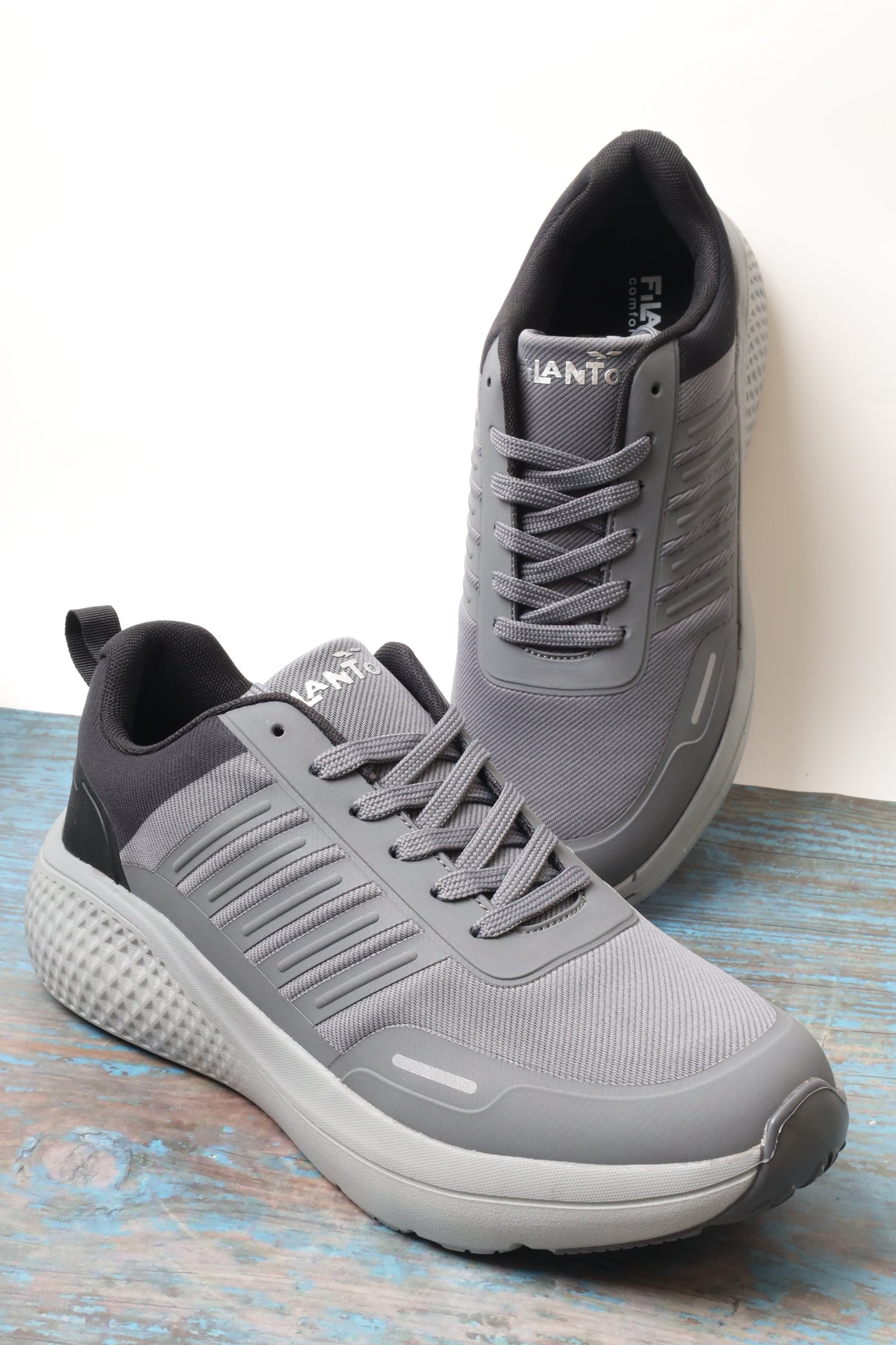 حذاء رياضي رجالي 24106