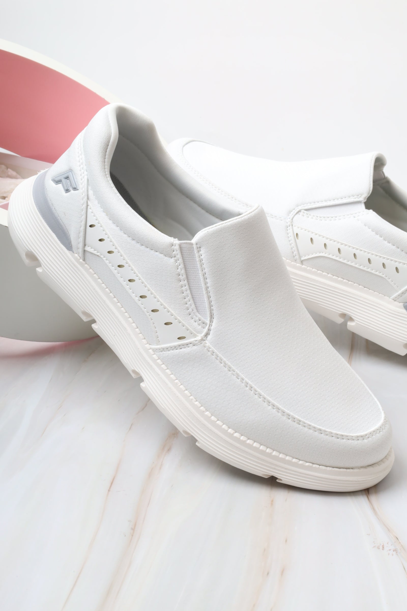 حذاء رياضي رجالي 16715