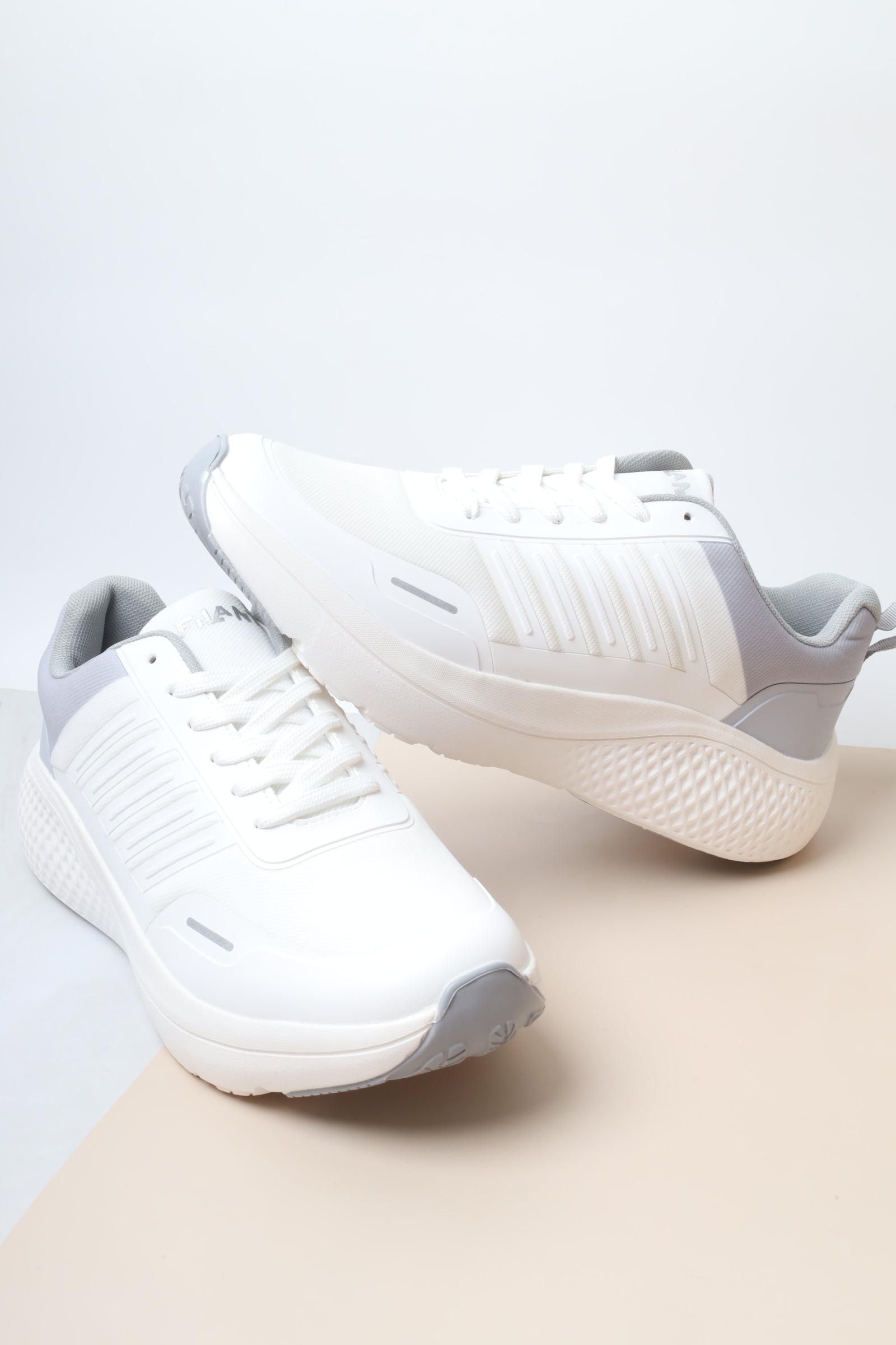 حذاء رياضي رجالي 24106