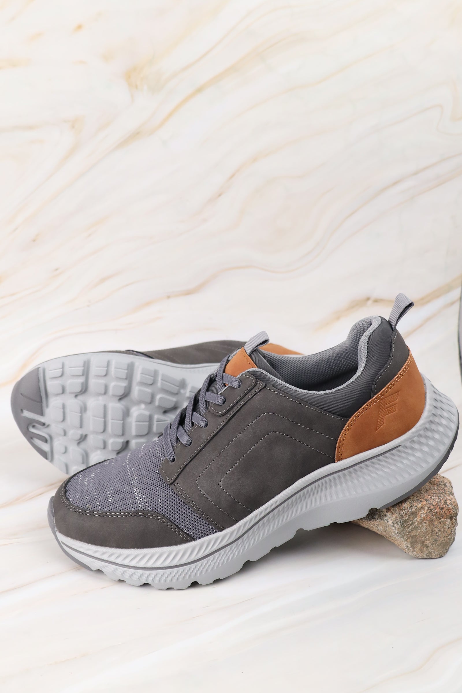  حذاء رياضي رجالي 34101