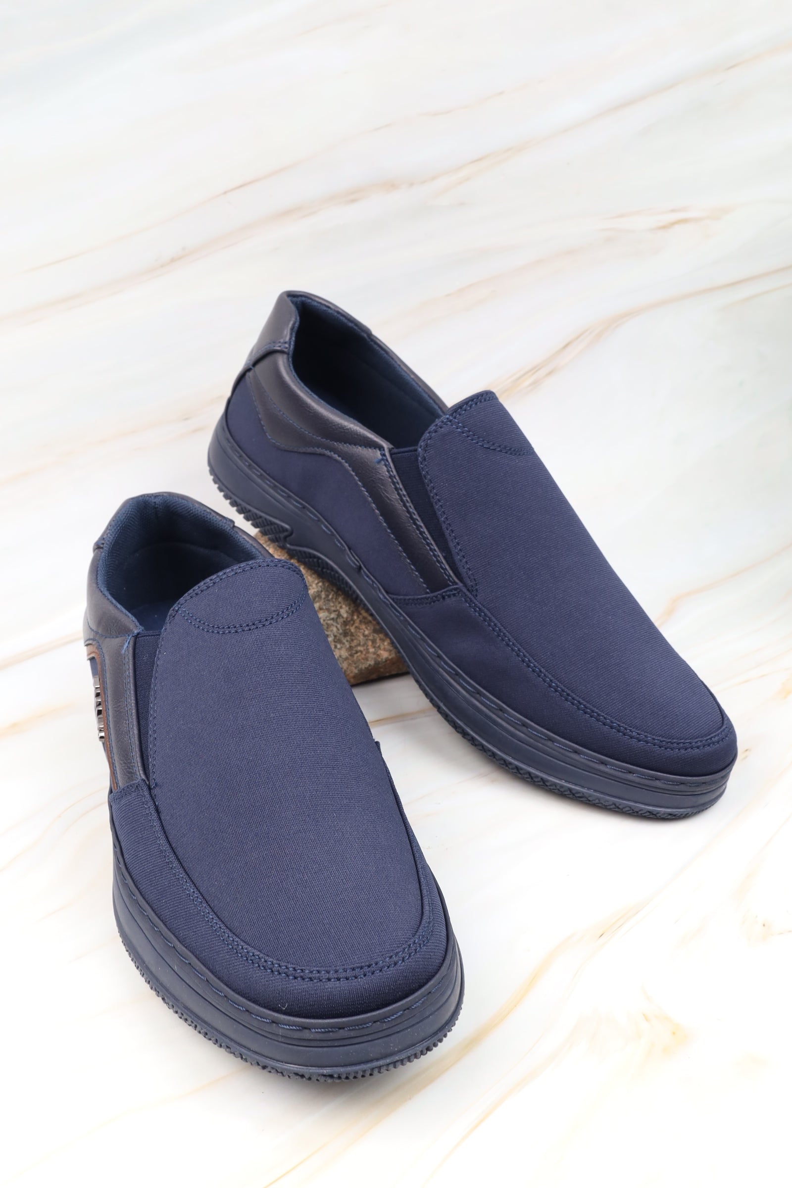 Casual shoe 28532