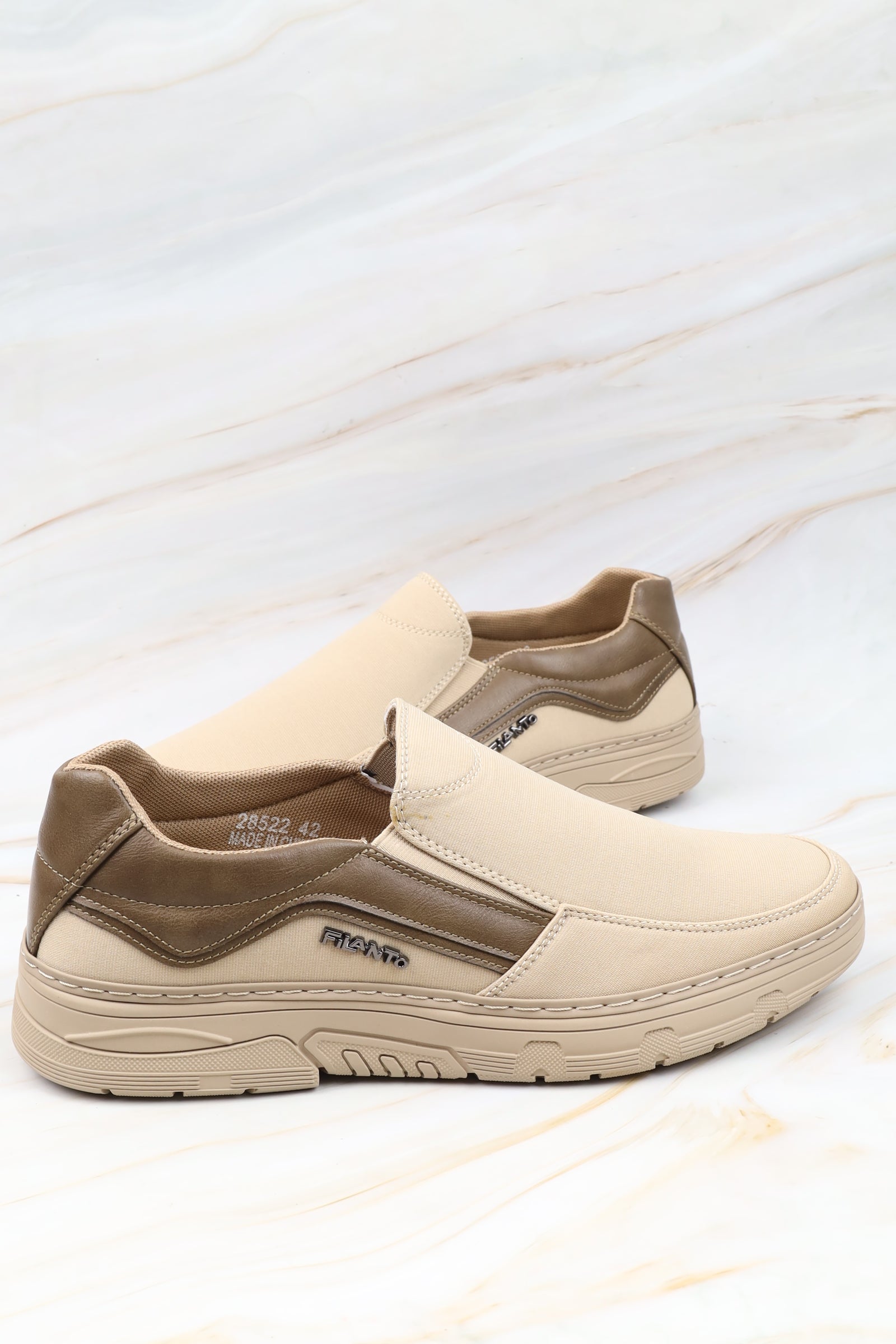 Casual shoe 28522