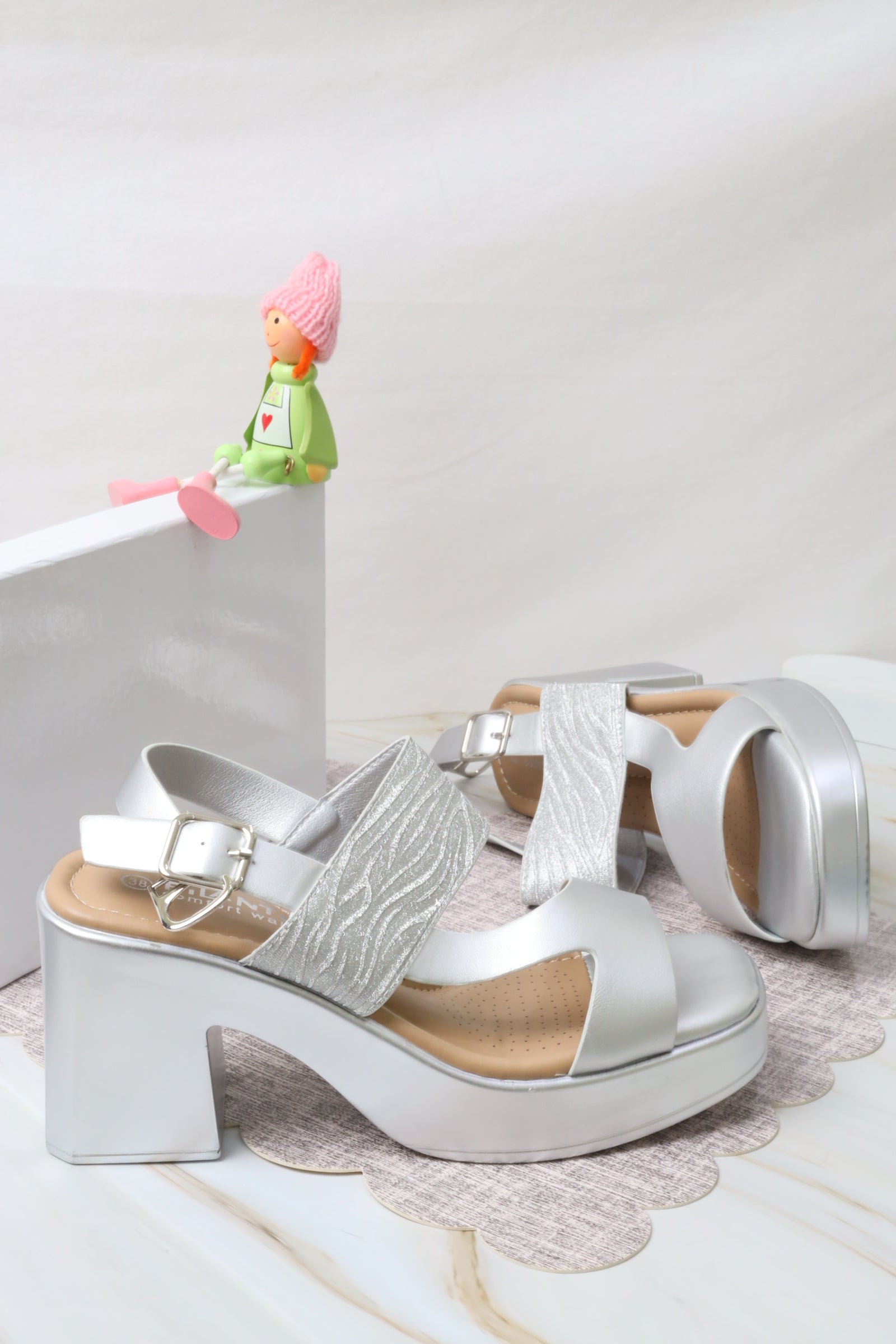 Women's heeled sandals 55063