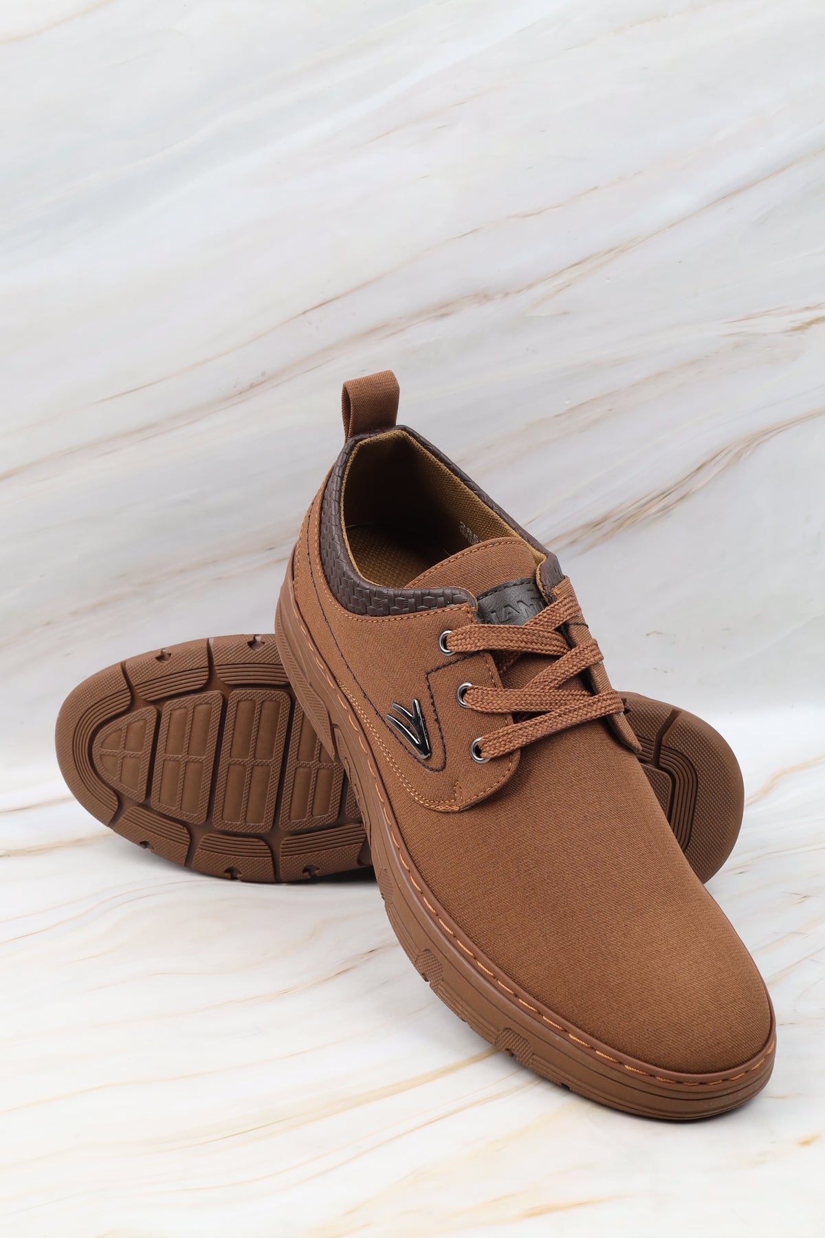 Casual shoe 28523