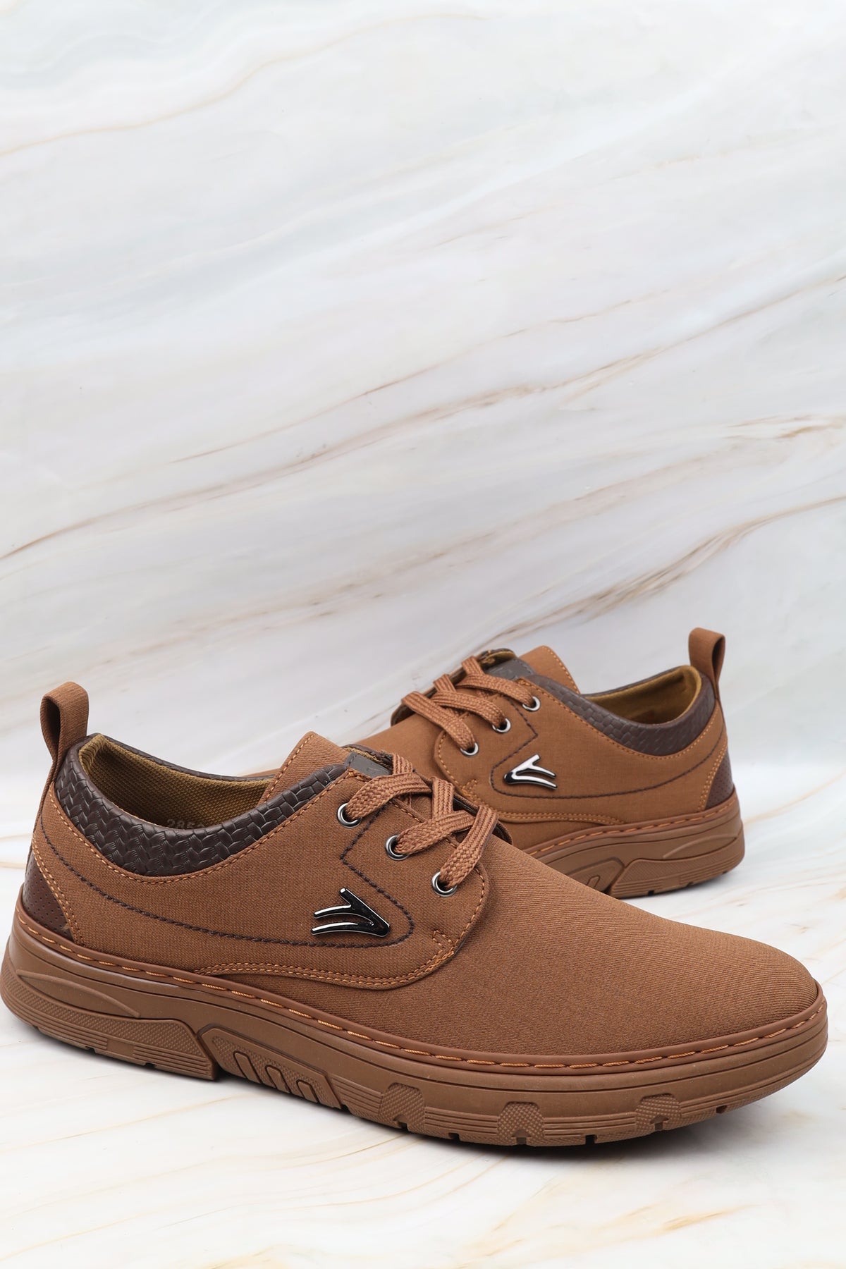 Casual shoe 28523